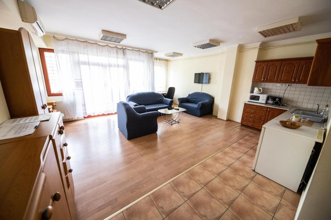 Elit Apartman Apartment เดเบรตเซน ภายนอก รูปภาพ
