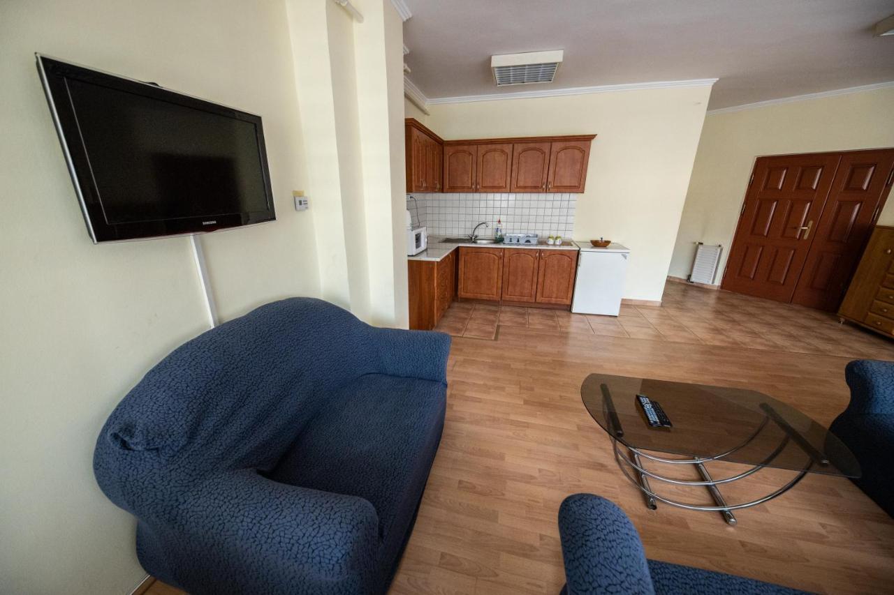 Elit Apartman Apartment เดเบรตเซน ภายนอก รูปภาพ