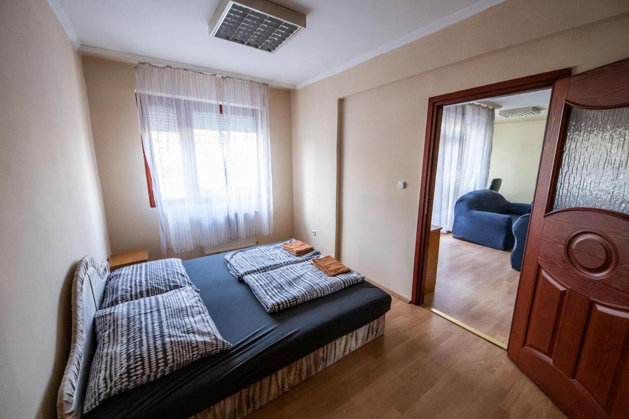 Elit Apartman Apartment เดเบรตเซน ภายนอก รูปภาพ